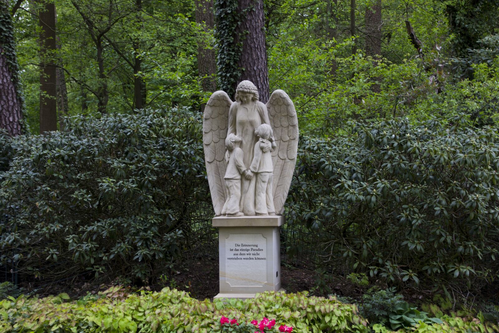 Canon EOS 60D sample photo. Angel, memorial, cemetery photography