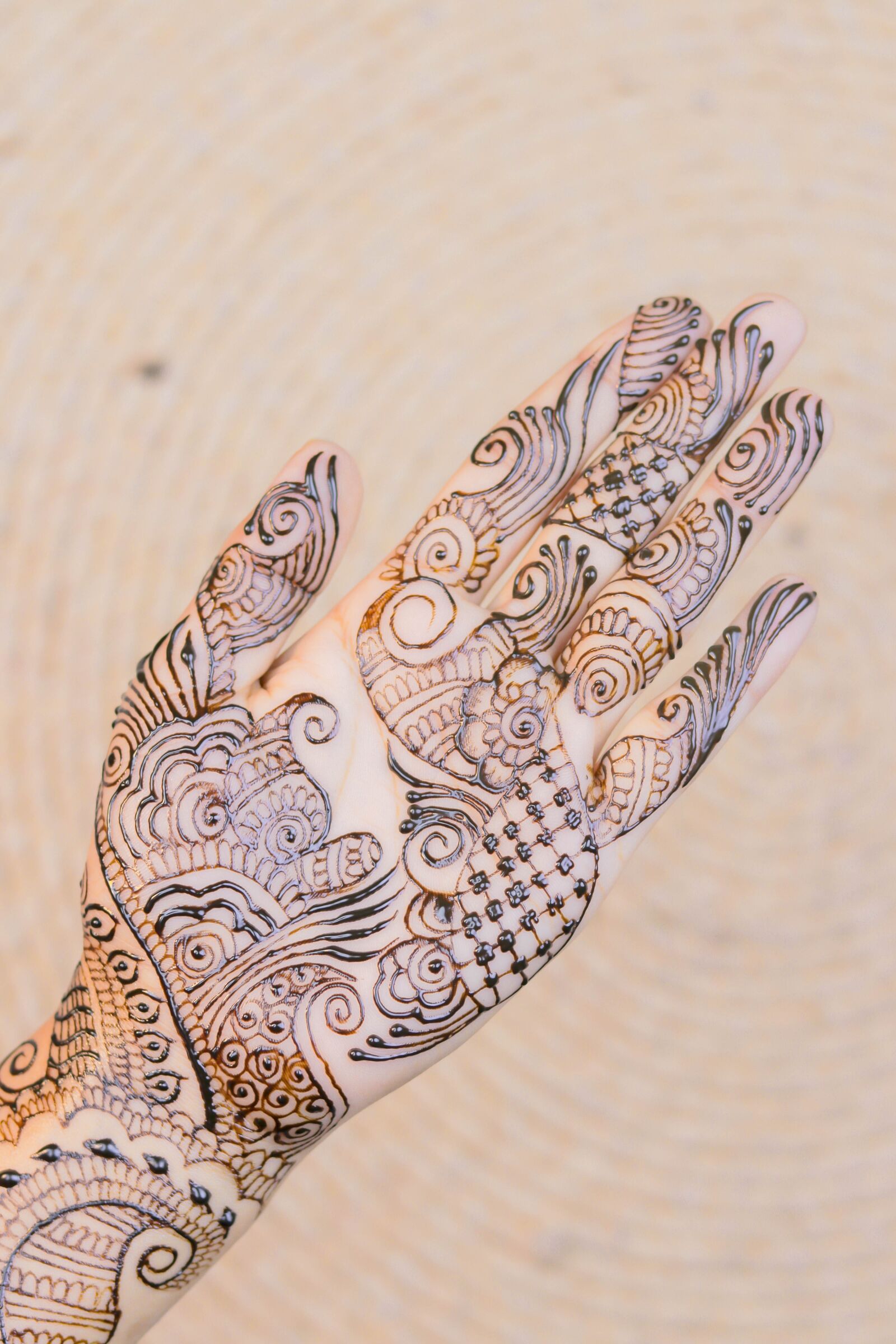 Canon EOS 80D sample photo. Henna, bride, wedding photography
