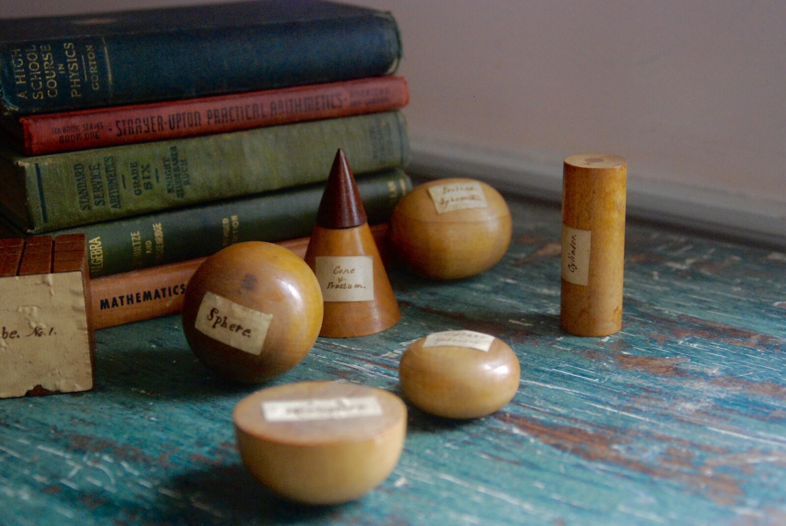 Nikon D80 sample photo. Geometric solid, sphere, cylinder photography