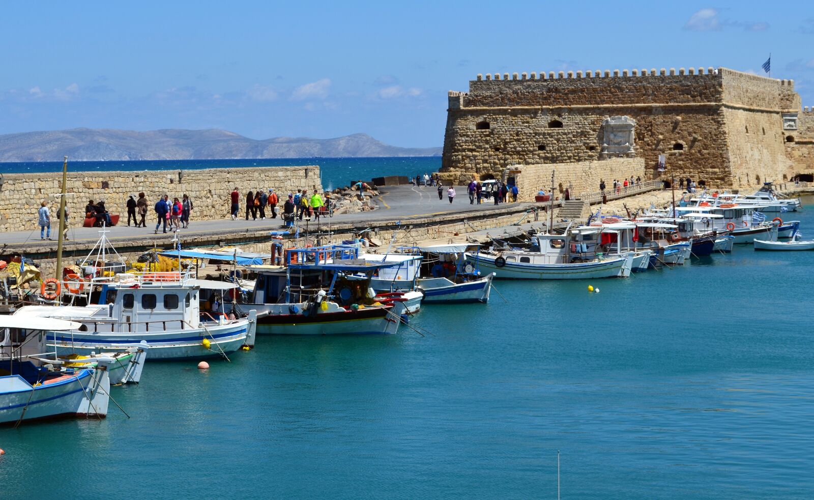 Nikon D5100 sample photo. Crete, iraklion, venetian port photography