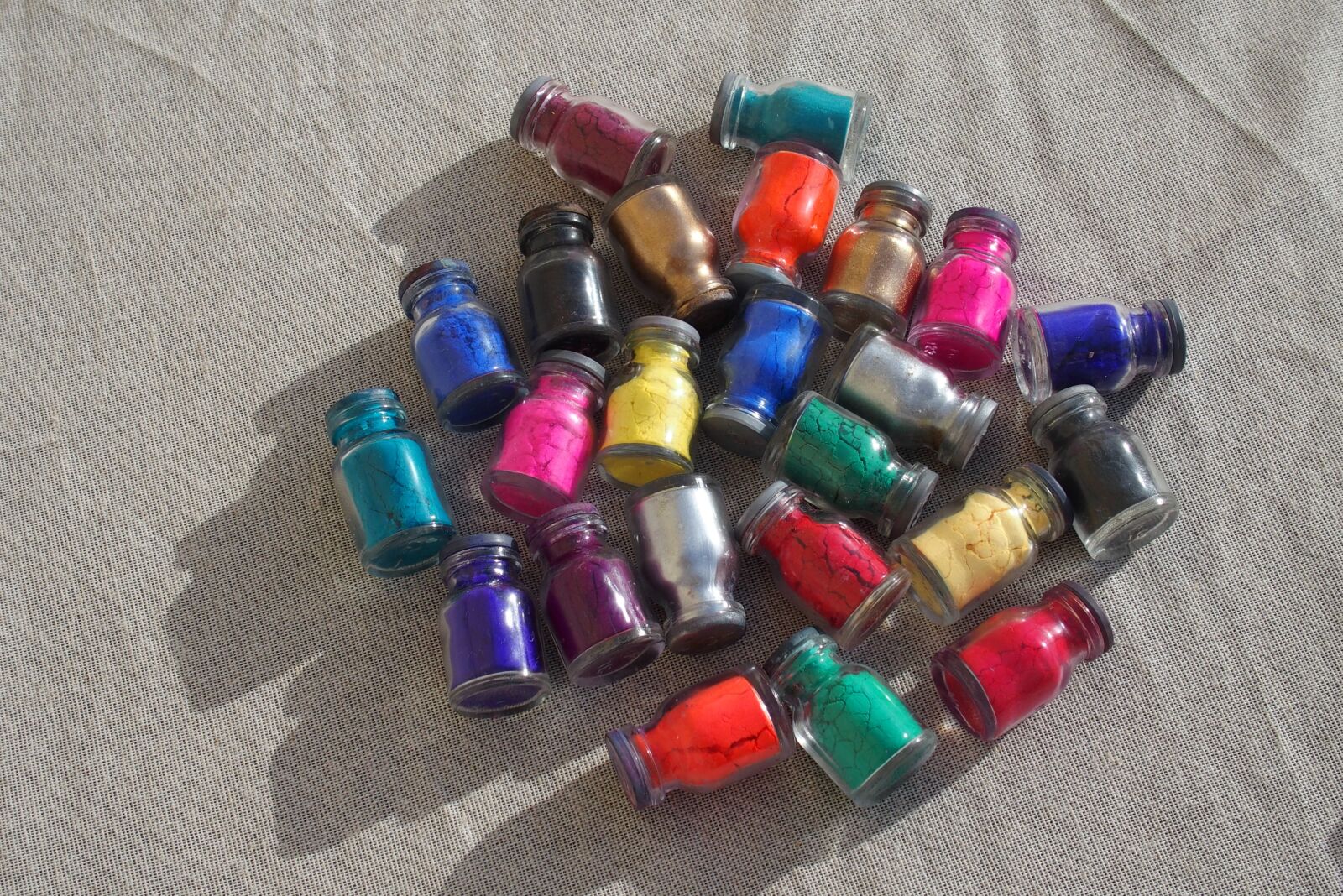 Olympus STYLUS1,1s sample photo. Pigments, color, india photography