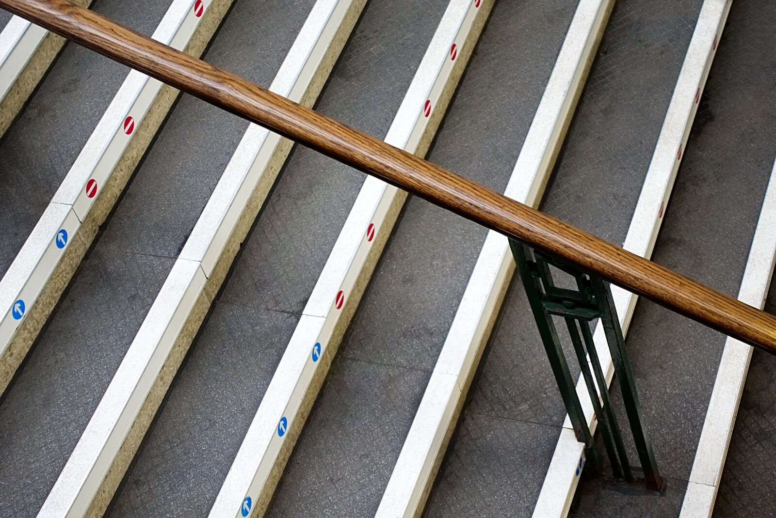 Sony DSC-RX100M5 sample photo. Stairs, handrail, rail photography