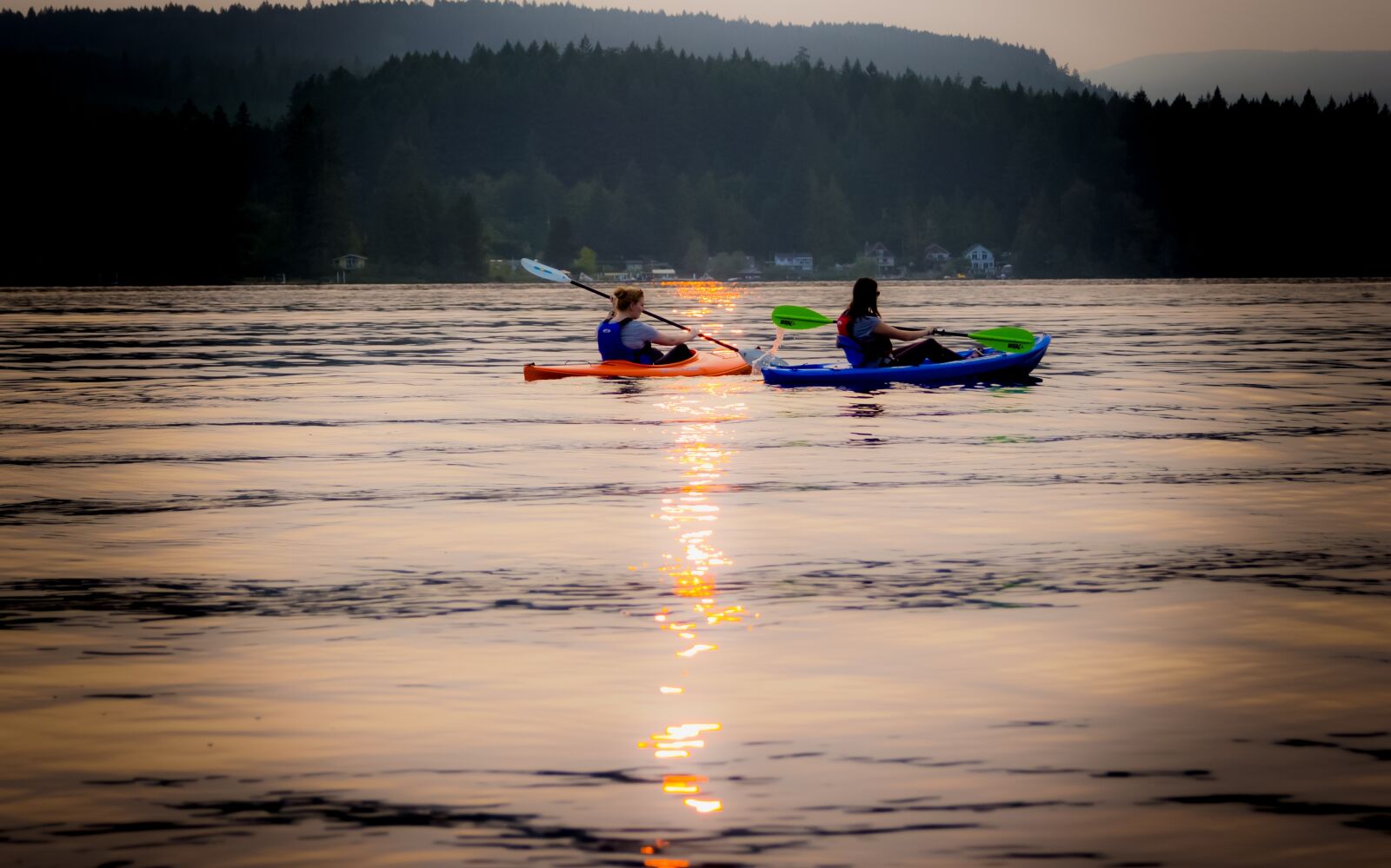 Canon EOS 550D (EOS Rebel T2i / EOS Kiss X4) sample photo. Sunset, kayaking, lake photography