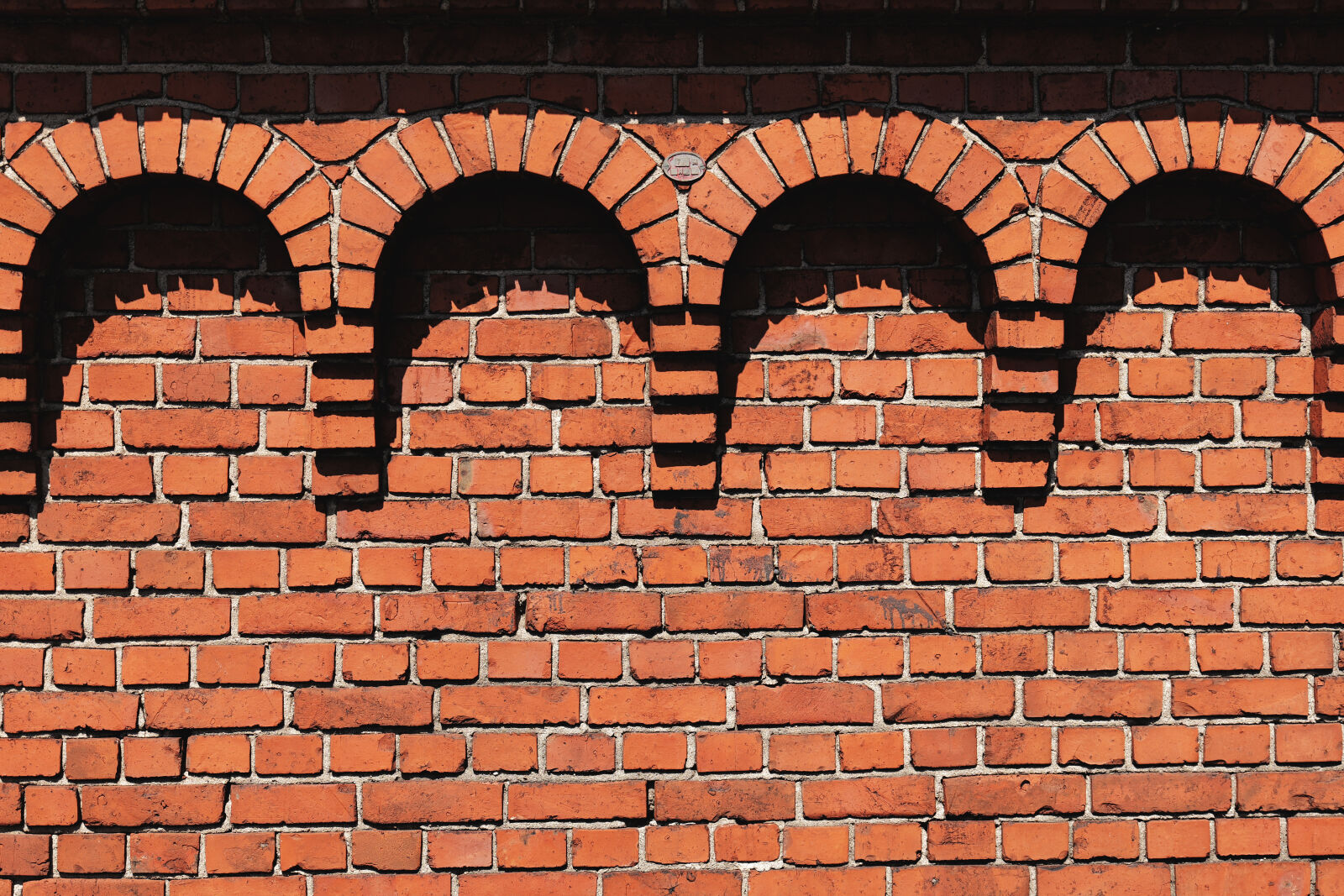 Panasonic Lumix S 20-60mm F3.5-5.6 sample photo. Brickwall arcs photography