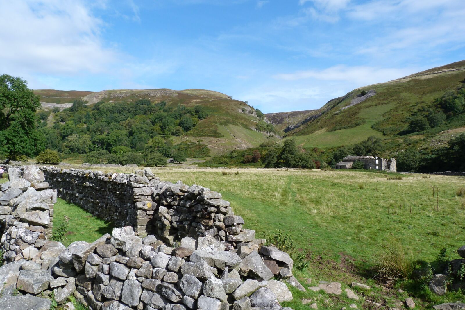 Panasonic Lumix DMC-FZ40 (Lumix DMC-FZ45) sample photo. Landscape, yorkshire, dales photography