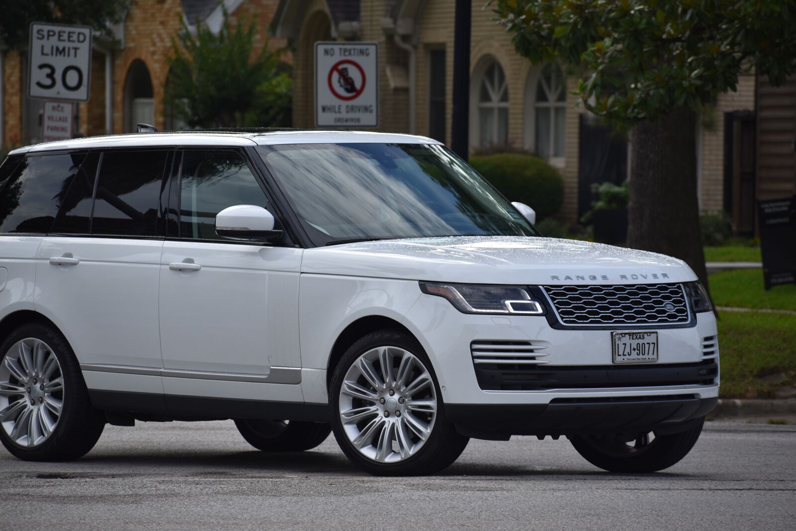 Nikon D3500 sample photo. Suv, range rover, sport photography