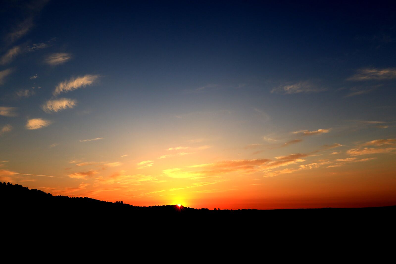 Canon PowerShot G1 X Mark III sample photo. Sunrise, sky, clouds photography