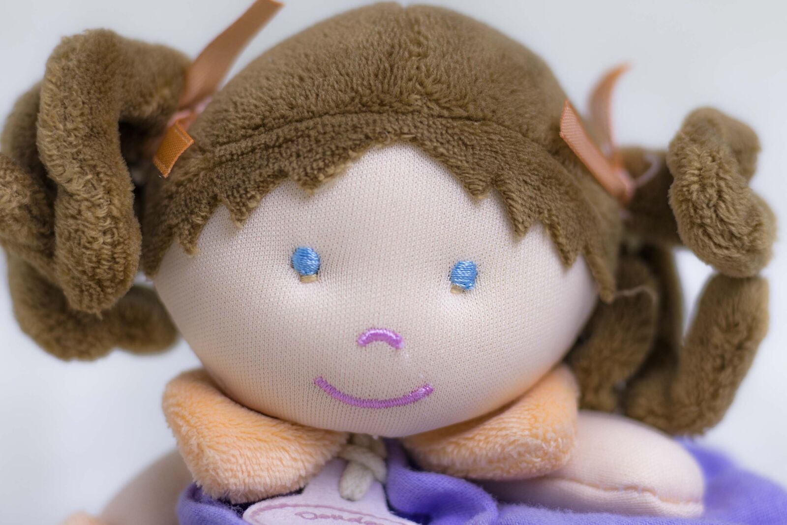 Canon EF 50mm F1.8 STM sample photo. Wrist, teddy, baby photography