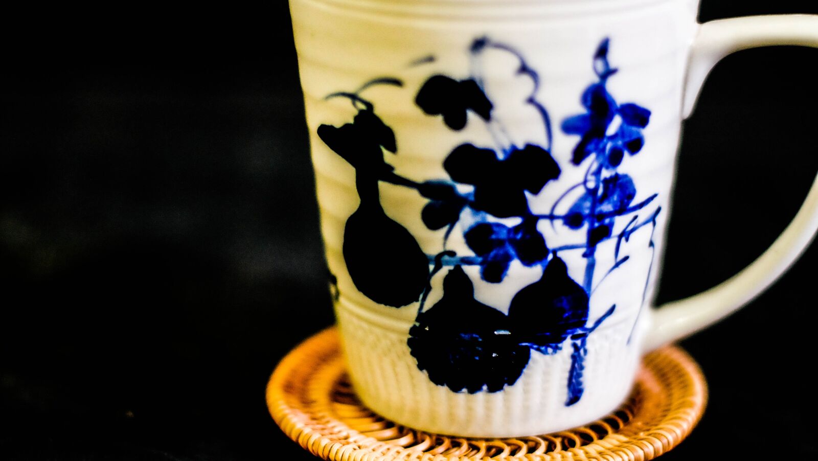 Fujifilm X-T10 sample photo. Pottery, white, blue photography