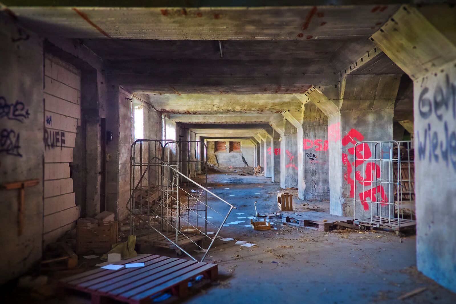 Olympus OM-D E-M10 sample photo. Lost places, warehouse, stock photography