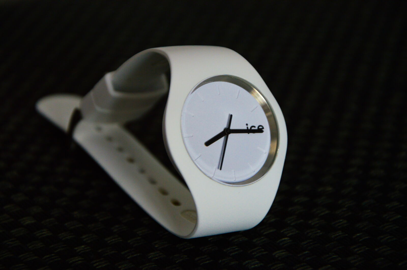 Nikon D3200 sample photo. Black, number, rush, time photography