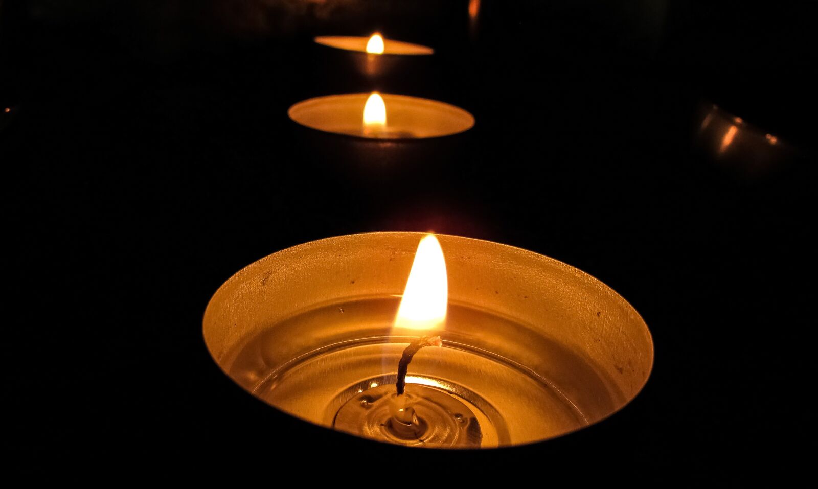 Canon PowerShot SX400 IS sample photo. Candles, light, flame photography