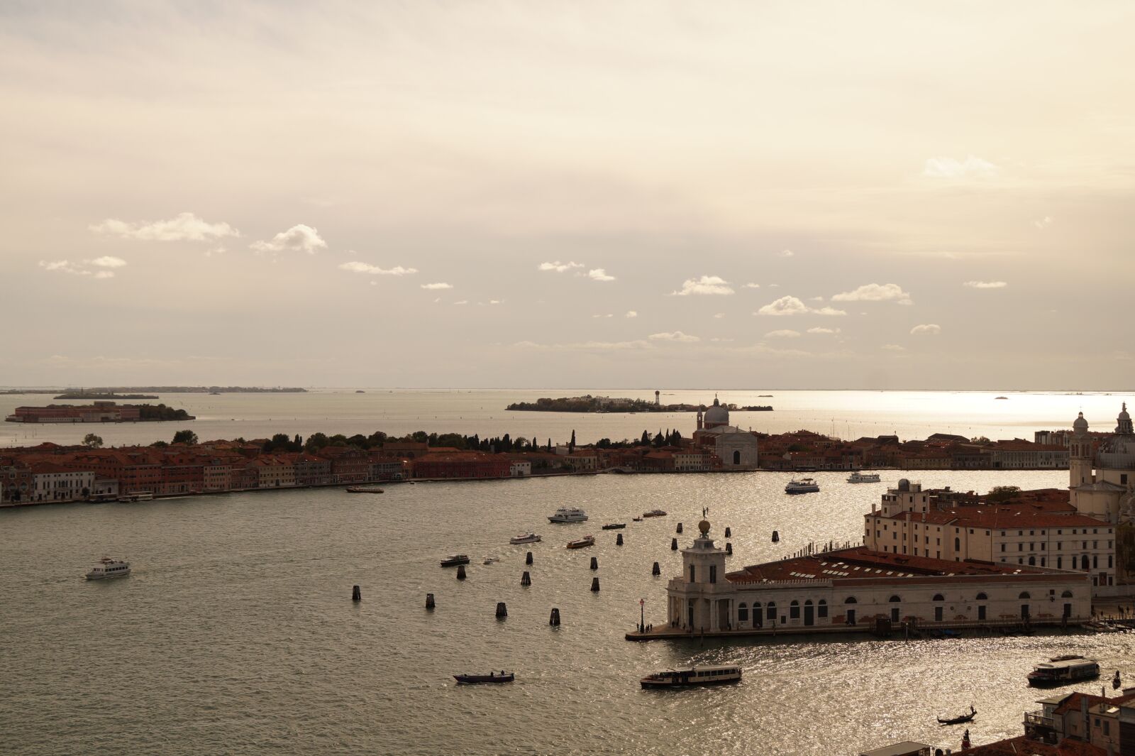 Sony DT 18-200mm F3.5-6.3 sample photo. Venice, city, old photography