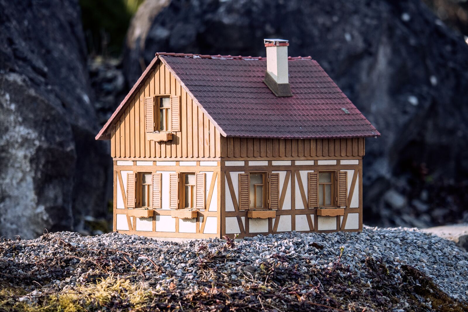 Canon EF-S 55-250mm F4-5.6 IS STM sample photo. House, miniature, small photography