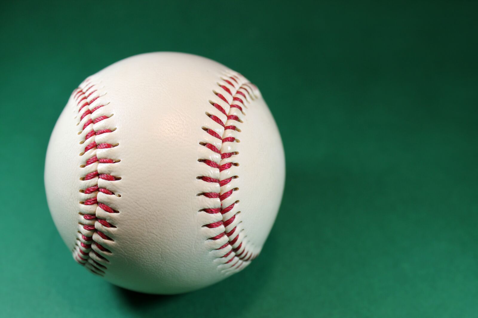 Canon EOS 1100D (EOS Rebel T3 / EOS Kiss X50) sample photo. Baseball, round, white photography