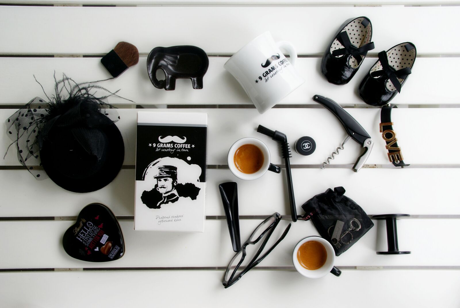 Sony Alpha DSLR-A200 sample photo. Baby, chick, black, coffee photography