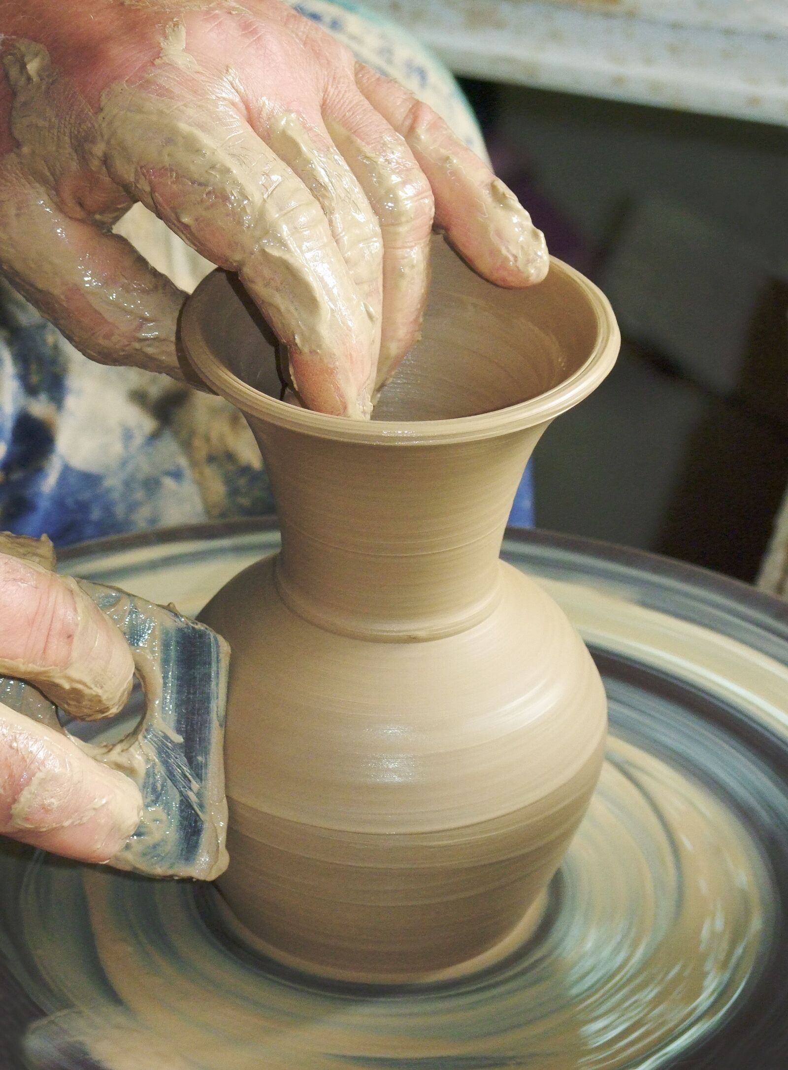 Fujifilm FinePix S100fs sample photo. Pottery, material, vase photography