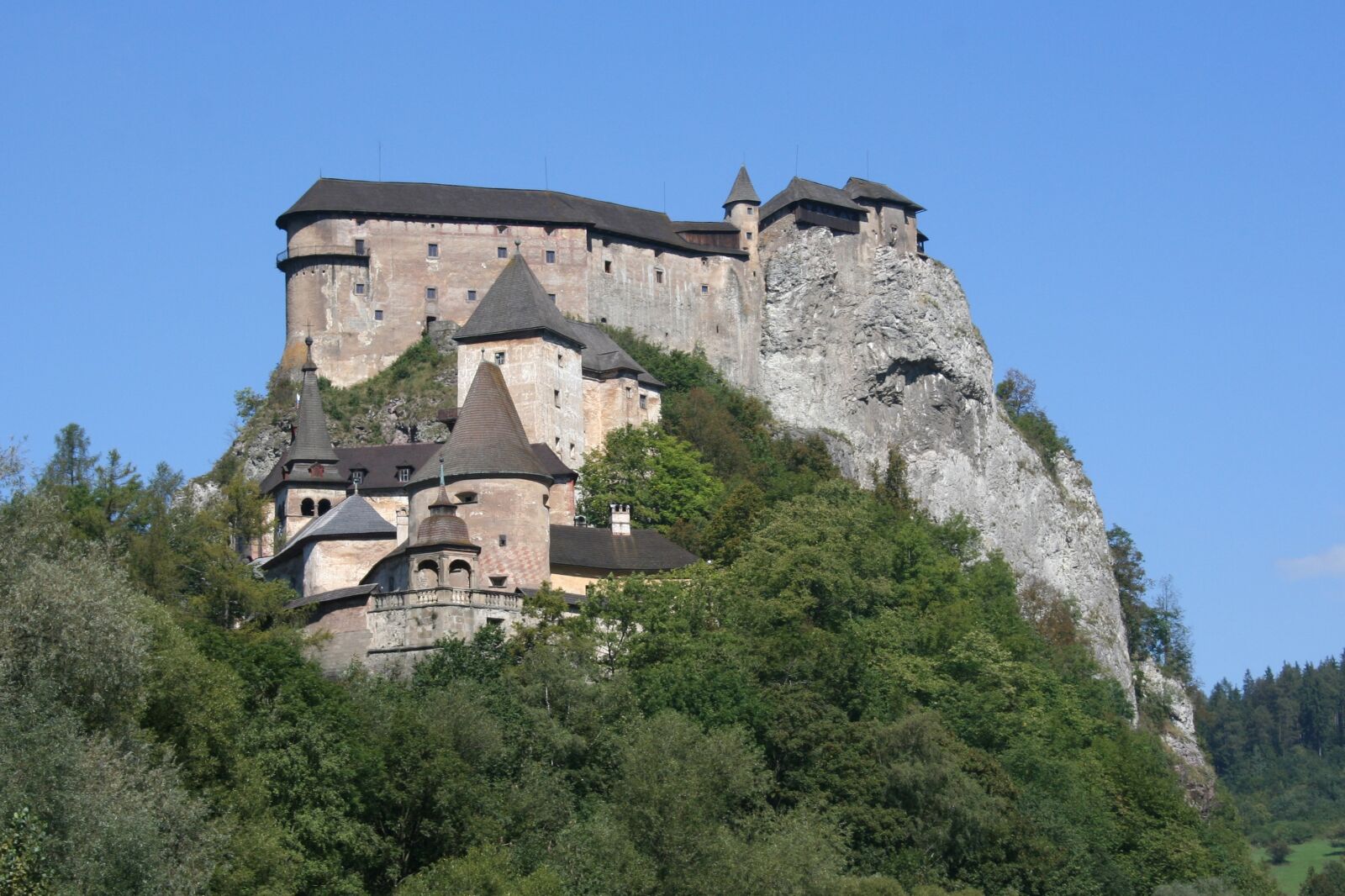 Canon EOS 350D (EOS Digital Rebel XT / EOS Kiss Digital N) sample photo. Orava castle, castle, slovakia photography