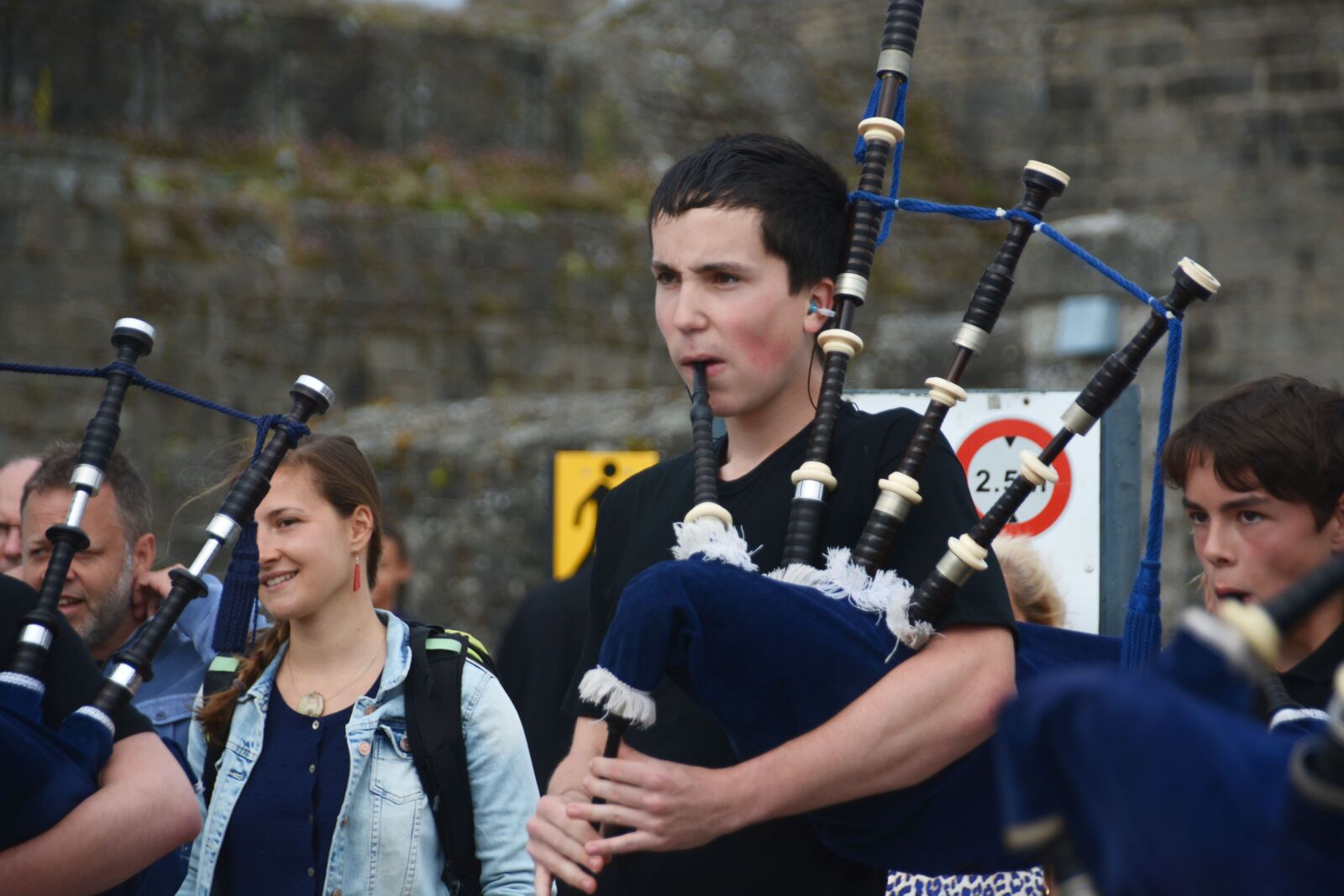 Nikon D5200 sample photo. Pipe, music, artist photography