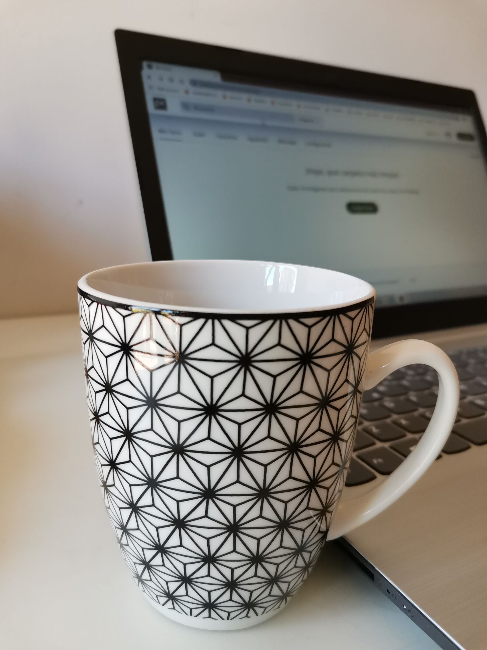 HUAWEI YAL-L21 sample photo. Cup, computer, coffee photography