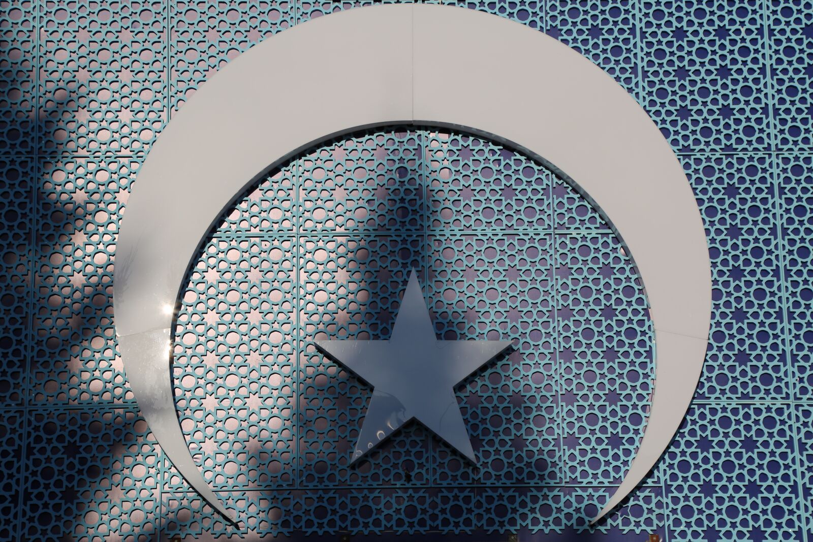Canon EF 24-105mm F4L IS USM sample photo. Moon and star, decor photography