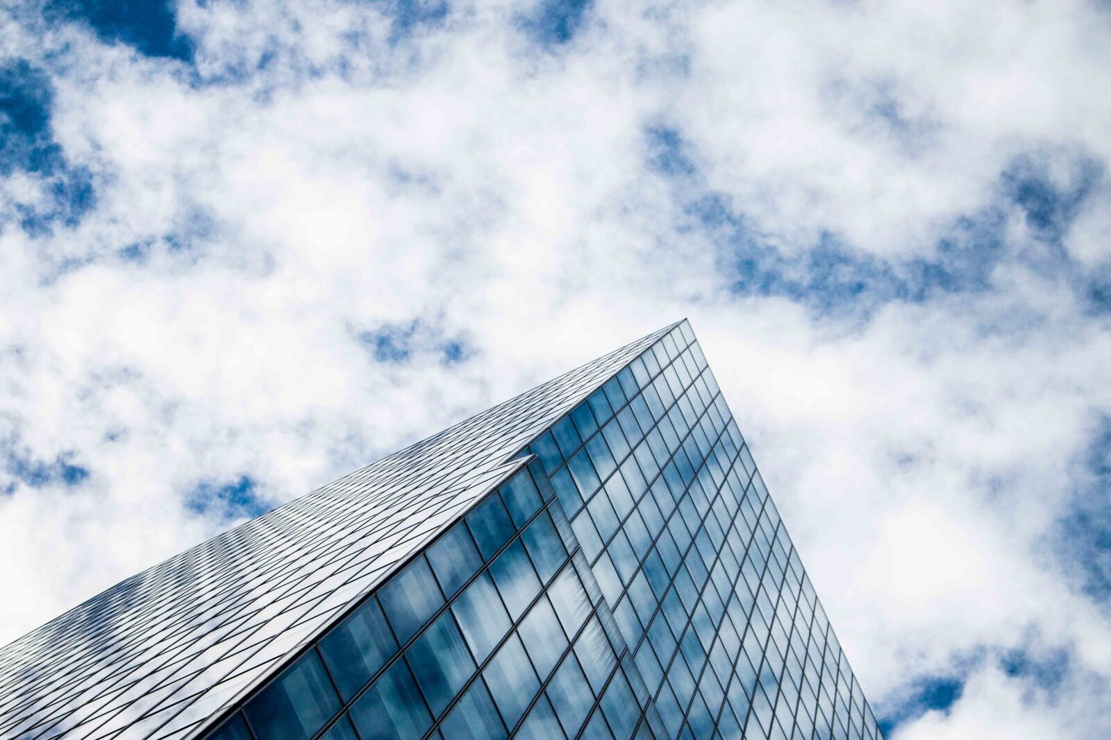 Canon EOS 70D sample photo. Architecture, building, clouds photography