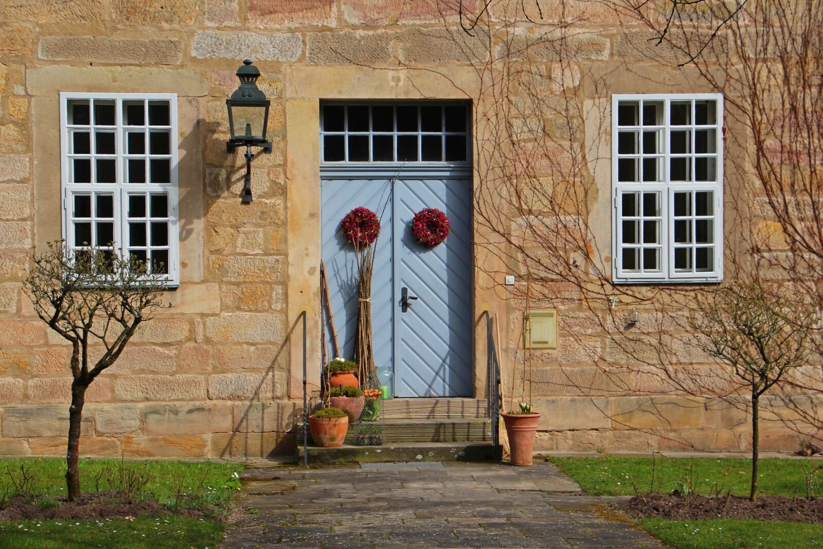 Canon EOS 700D (EOS Rebel T5i / EOS Kiss X7i) sample photo. Door, entrance, house photography