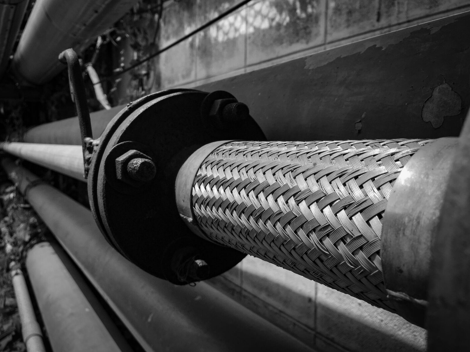 Apple iPhone SE sample photo. Black and white, pipe photography