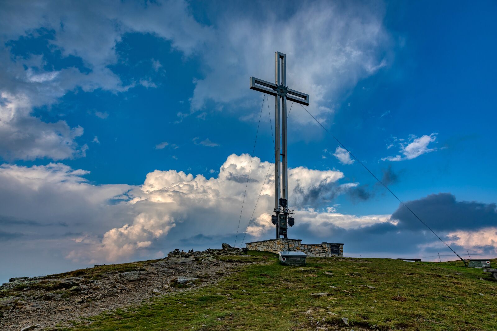 Canon EOS 5D Mark IV sample photo. Martennock, 2039m, clouds photography