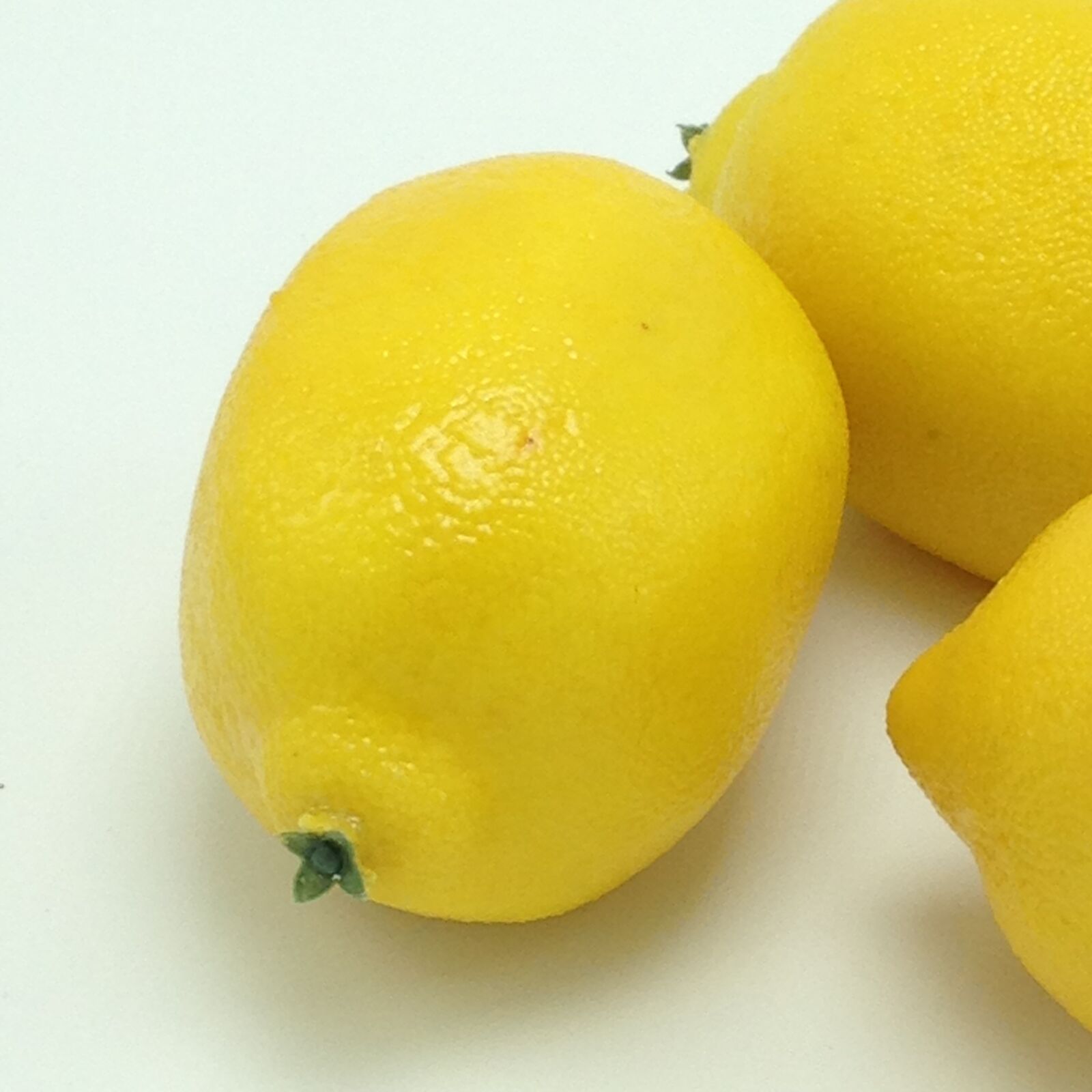 iPhone 5c back camera 4.12mm f/2.4 sample photo. Lemons, citrus, whole photography