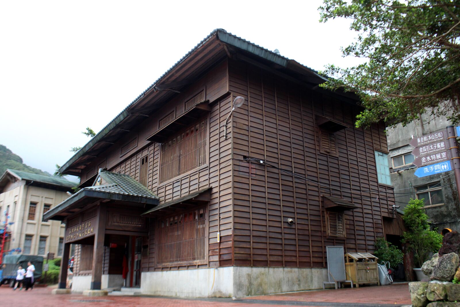Canon EOS 650D (EOS Rebel T4i / EOS Kiss X6i) sample photo. Jinguashih, landscape, log cabin photography