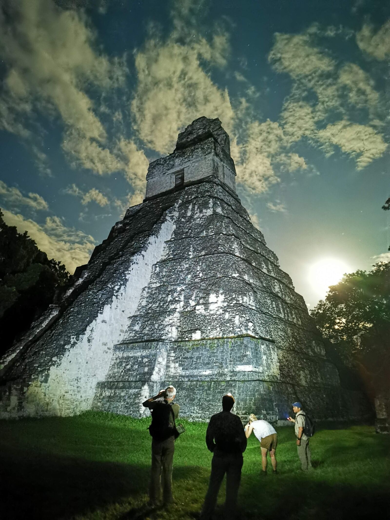 HUAWEI P30 Pro sample photo. Templo 1, plaza mayor, tikal photography
