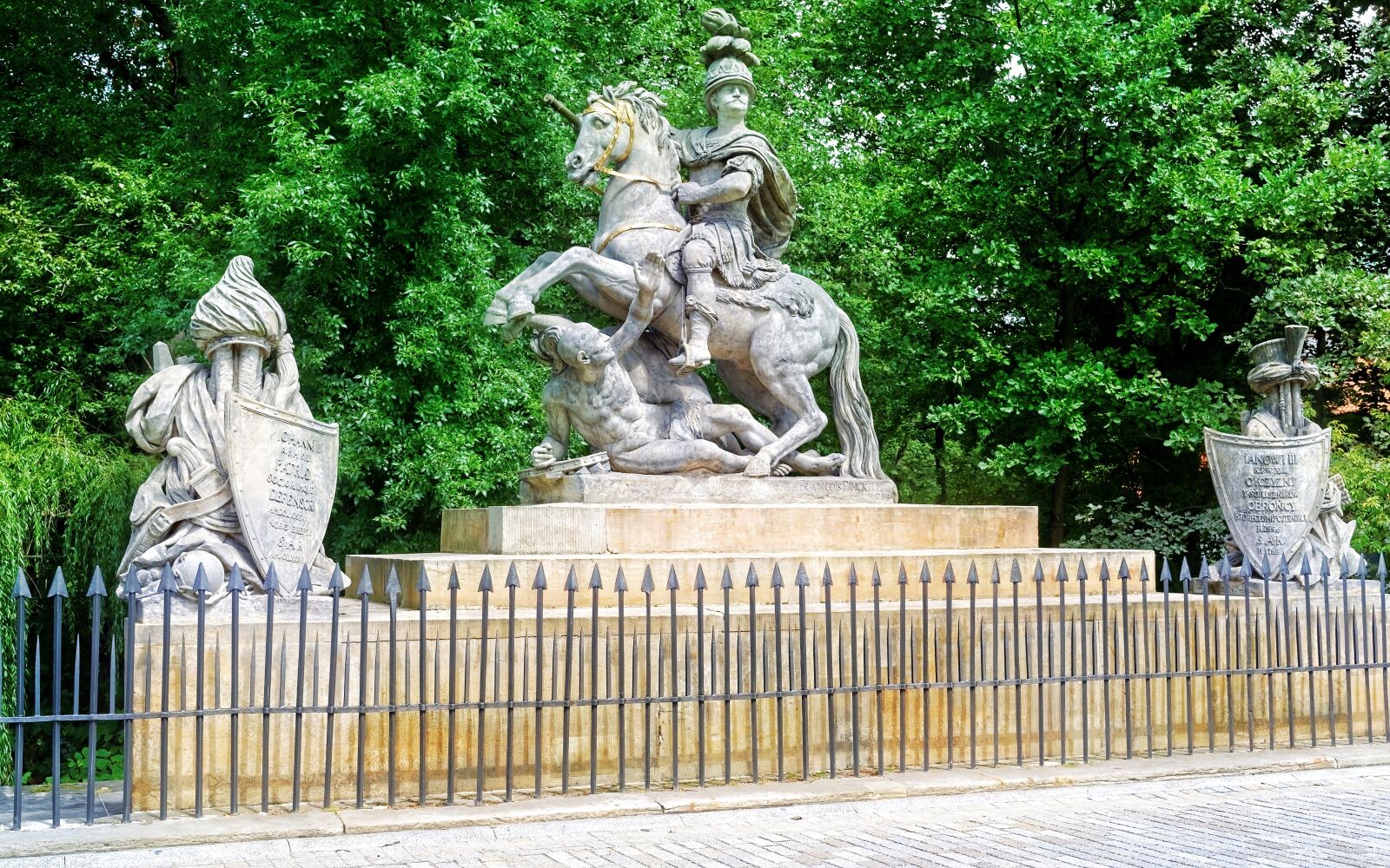 Nikon D5100 sample photo. Monument, statues, the sculptures photography