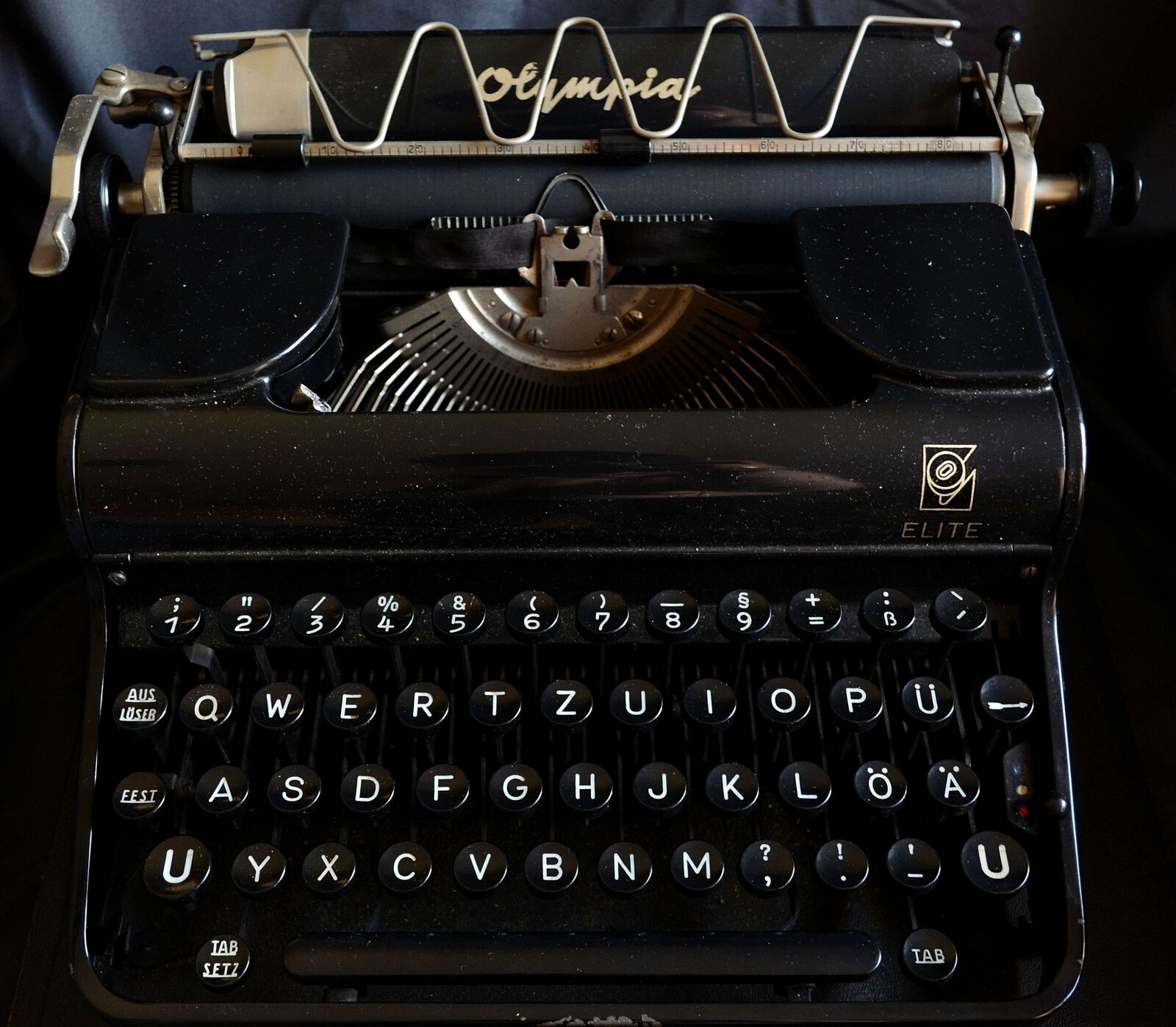 Nikon D5100 sample photo. Typewriter, antiquarian, old photography