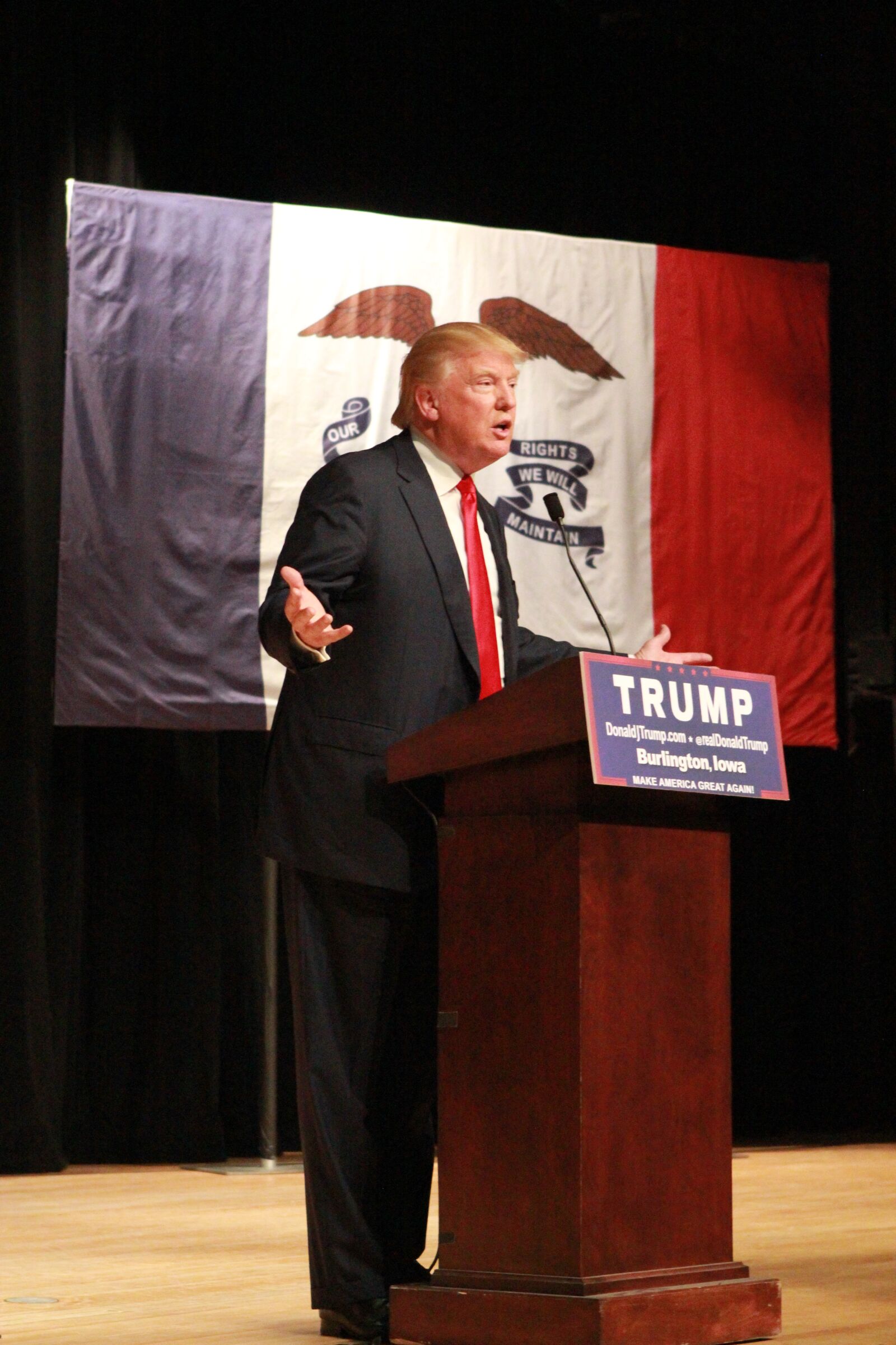 Canon EOS 550D (EOS Rebel T2i / EOS Kiss X4) sample photo. Donald trump, trump, potus photography