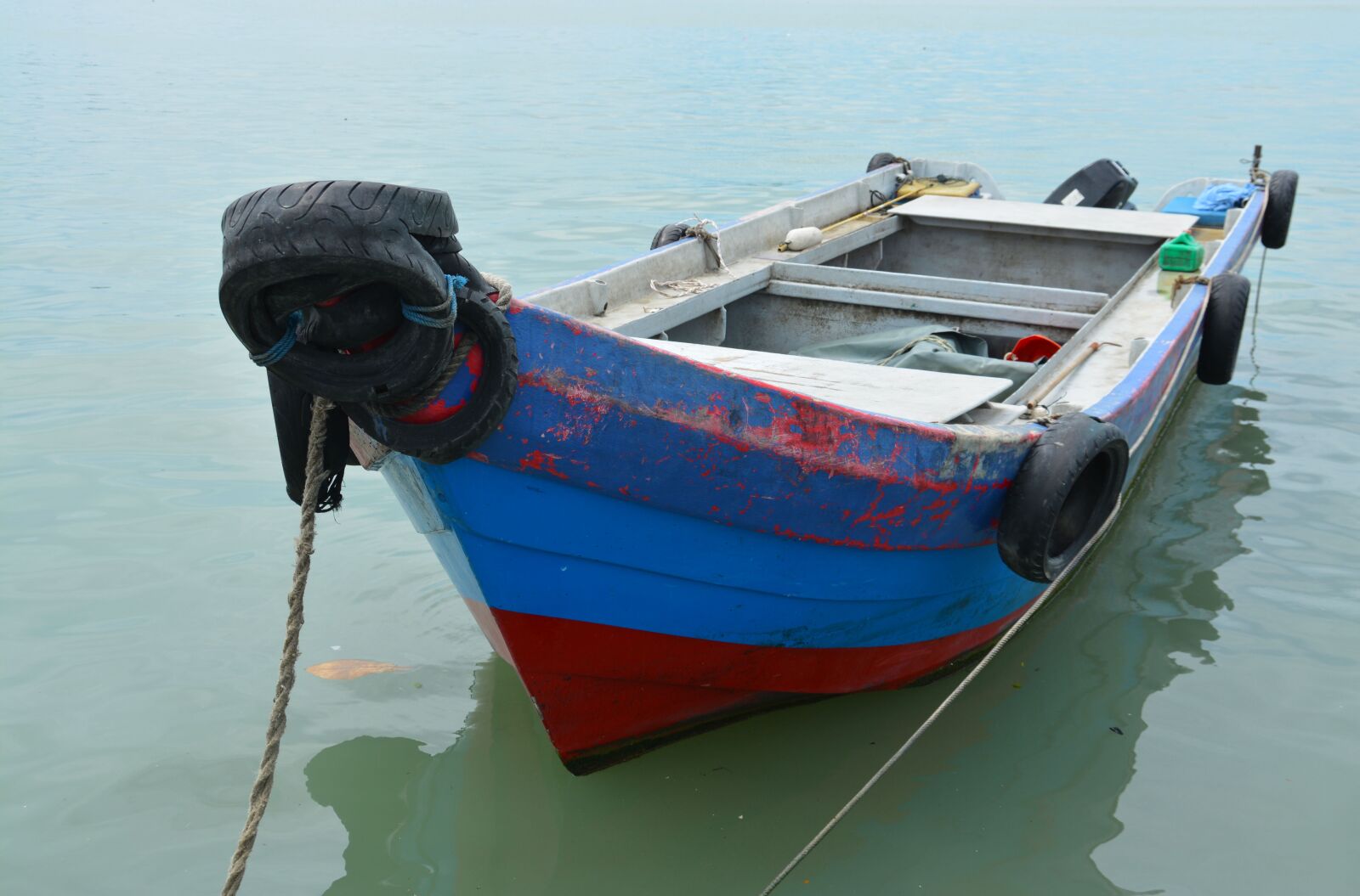 Nikon D5200 sample photo. Boat, moored, water photography