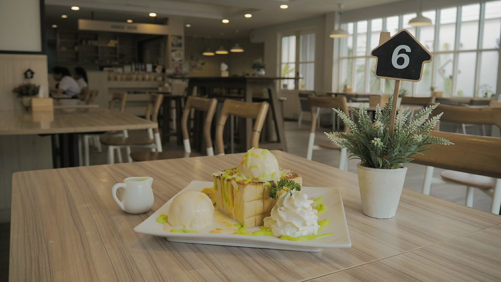 Olympus OM-D E-M10 II sample photo. Sweets, cafe photography