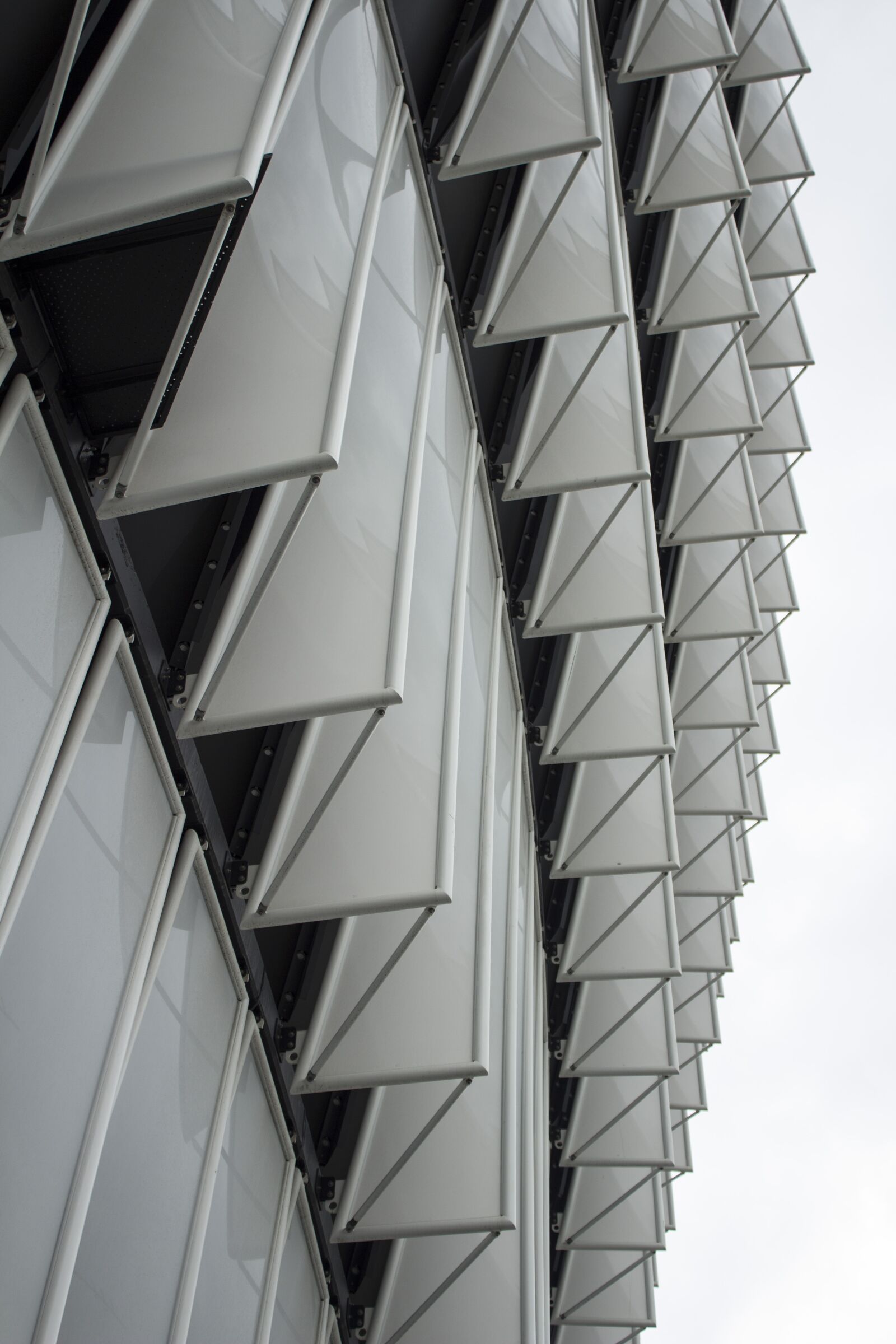 Canon EOS 600D (Rebel EOS T3i / EOS Kiss X5) sample photo. Architecture, moderns, modern architecture photography