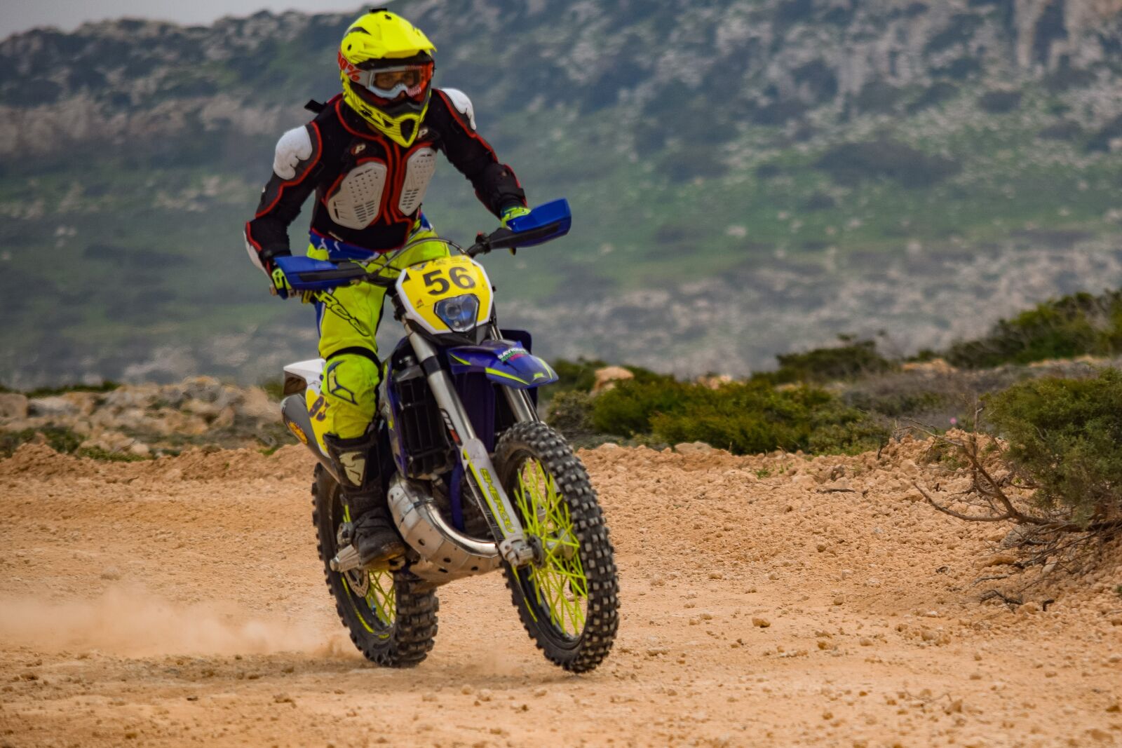 Nikon D3300 sample photo. Bike, soil, hurry photography
