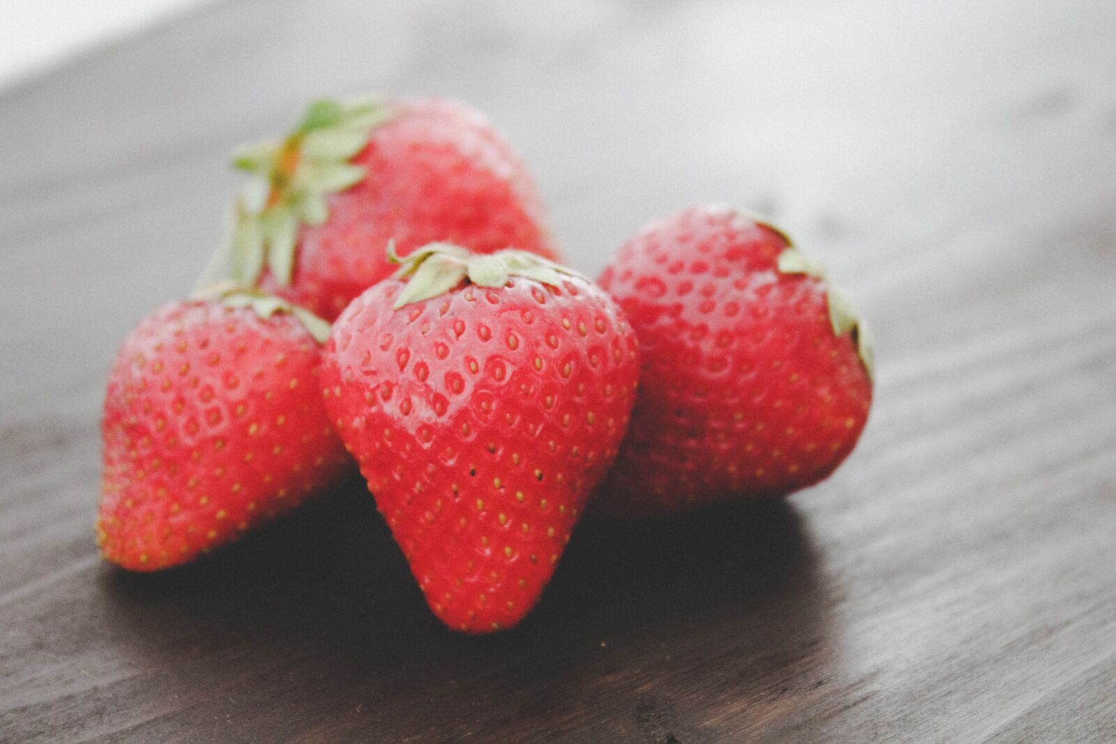 Canon EOS 1300D (EOS Rebel T6 / EOS Kiss X80) sample photo. Strawberries, berries, fruit photography