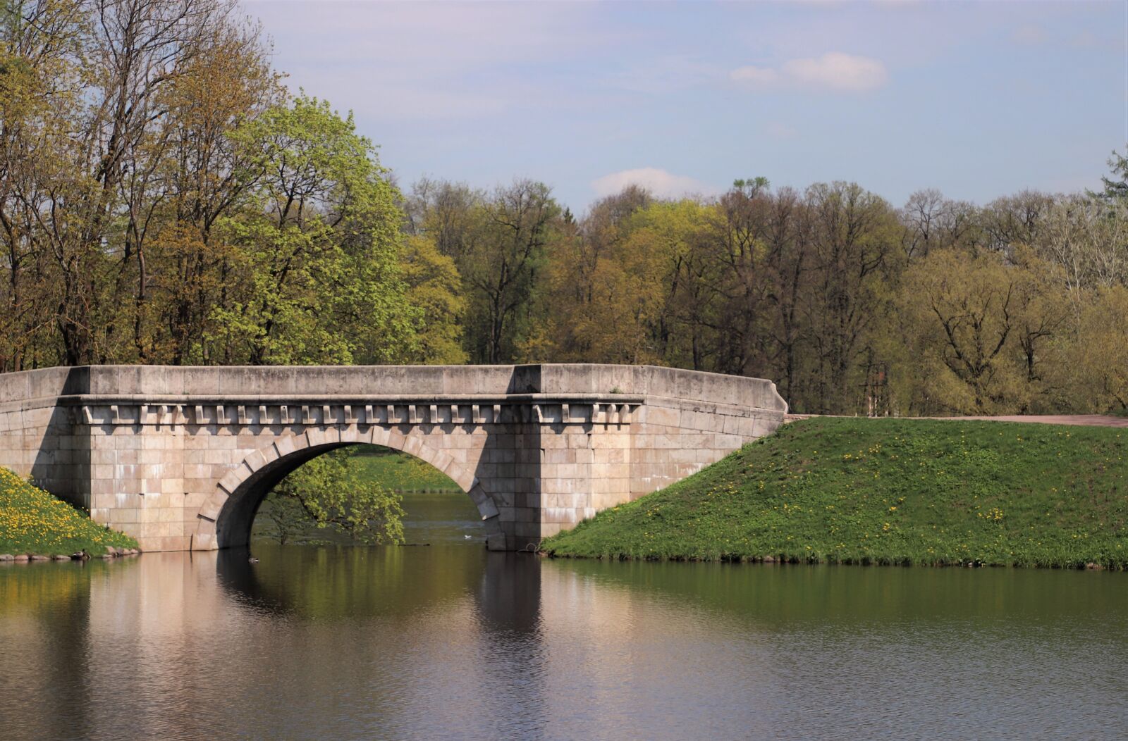 Canon EOS 77D (EOS 9000D / EOS 770D) sample photo. Bridge, park, landscape photography