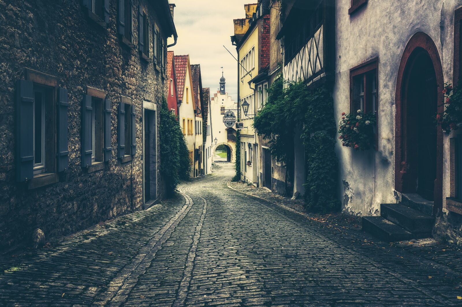 Nikon Z6 sample photo. Alley, road, old photography