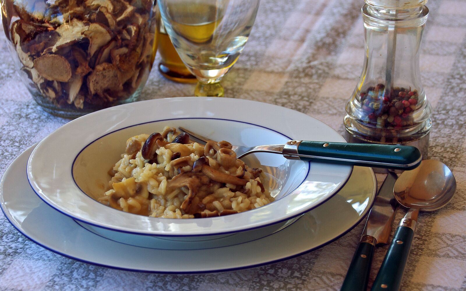 Pentax K-5 sample photo. Rice, mushroom risotto, italian photography