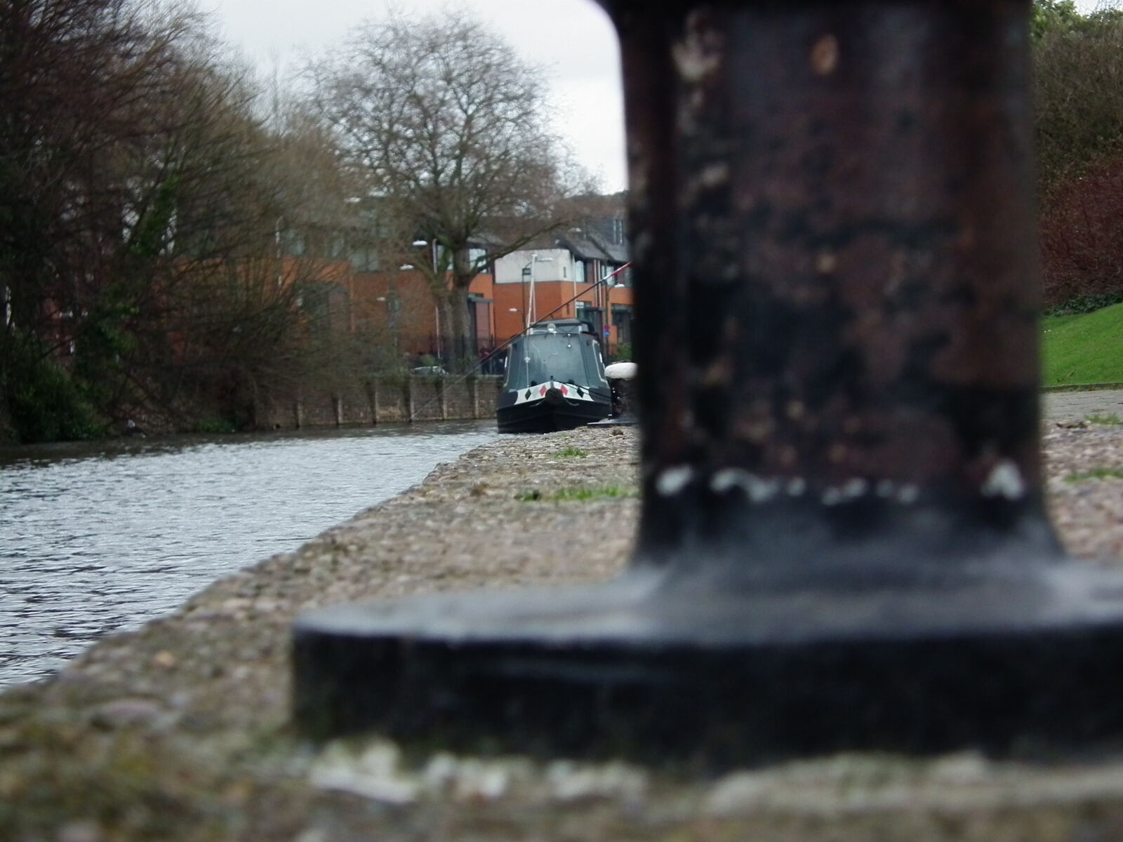 FujiFilm FinePix HS10 (FinePix HS11) sample photo. Boat, river, river, bank photography