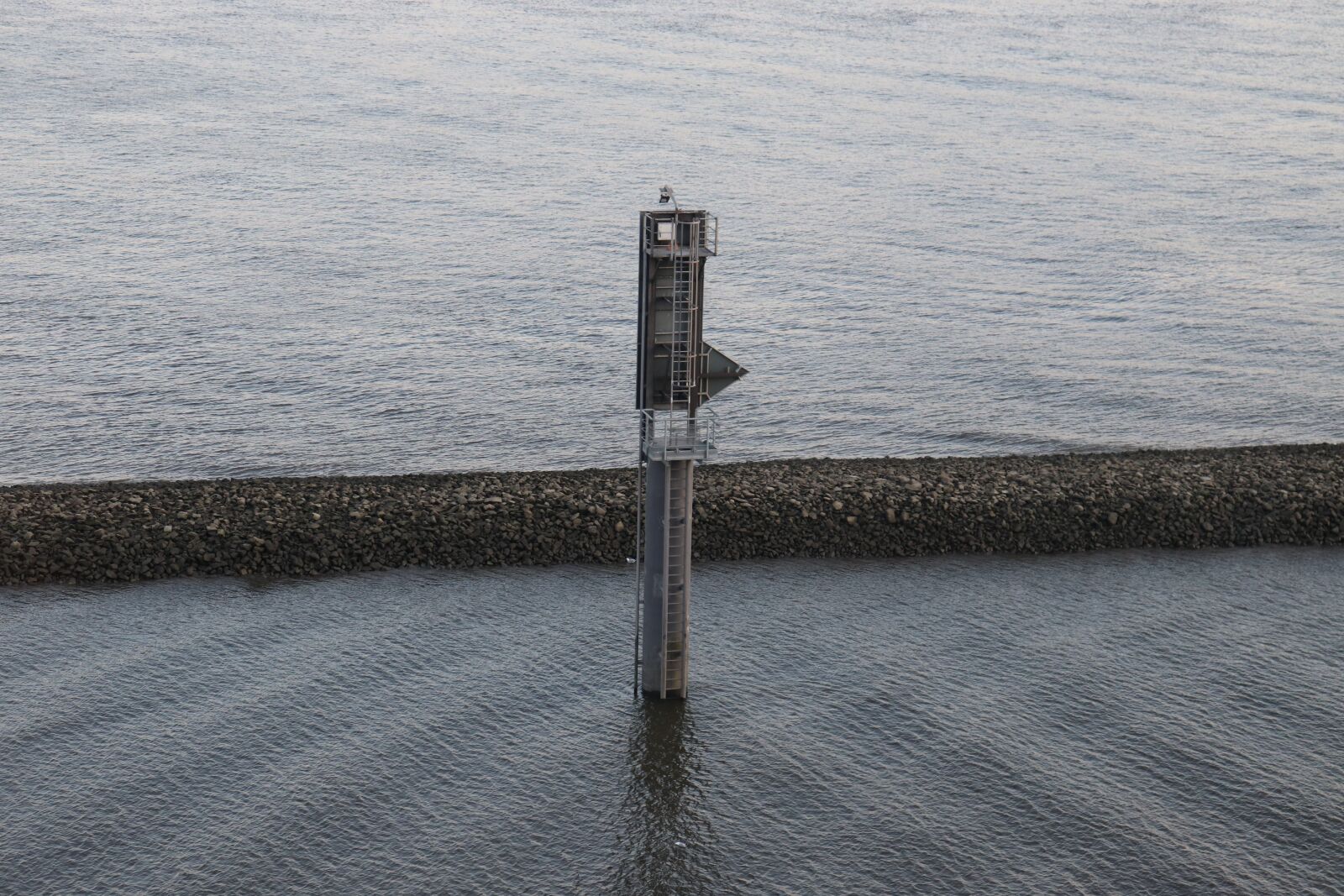 Canon EOS 200D (EOS Rebel SL2 / EOS Kiss X9) sample photo. Water, lake, port photography