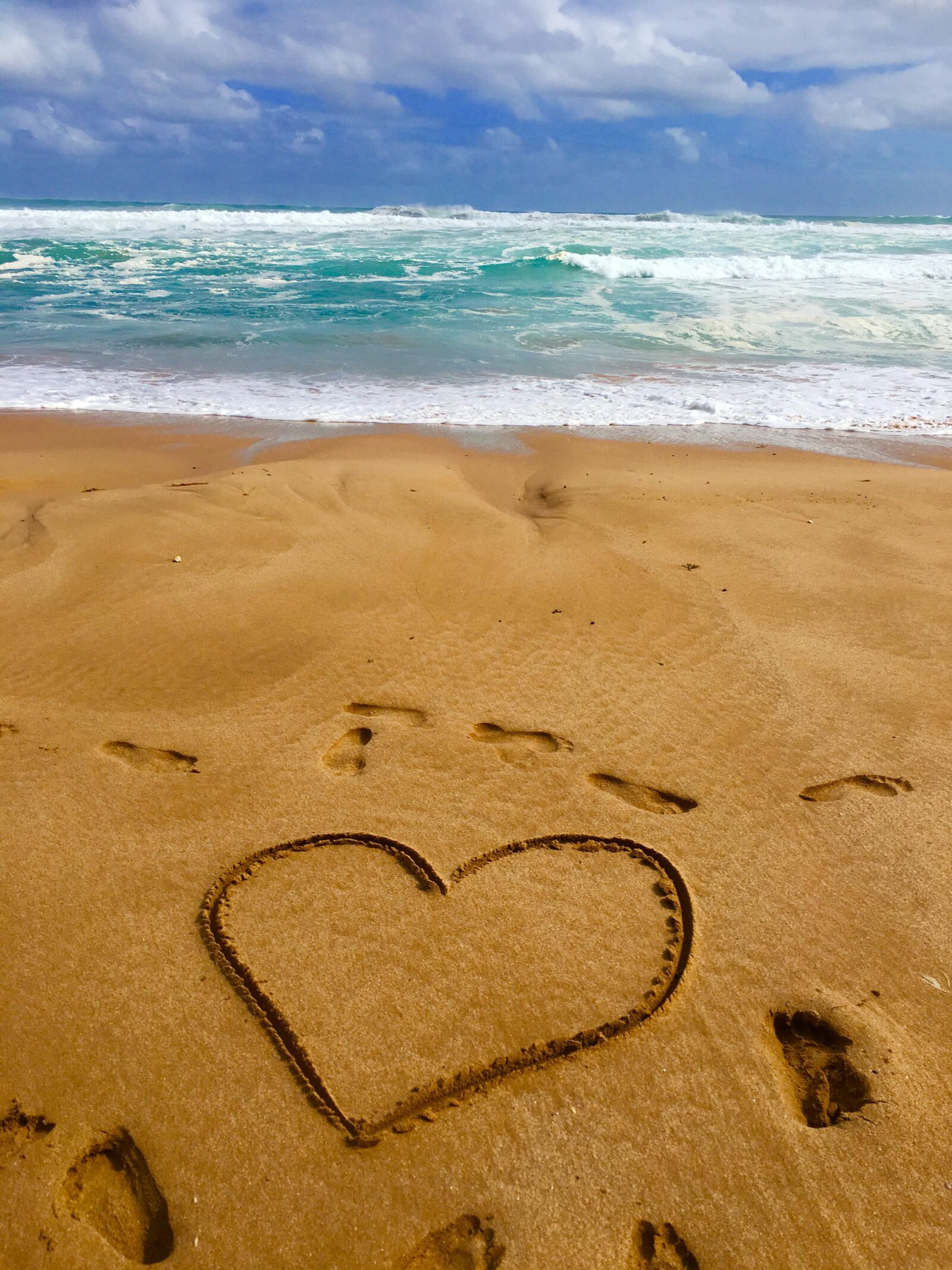Apple iPhone 6s sample photo. Beach, australia, heart photography
