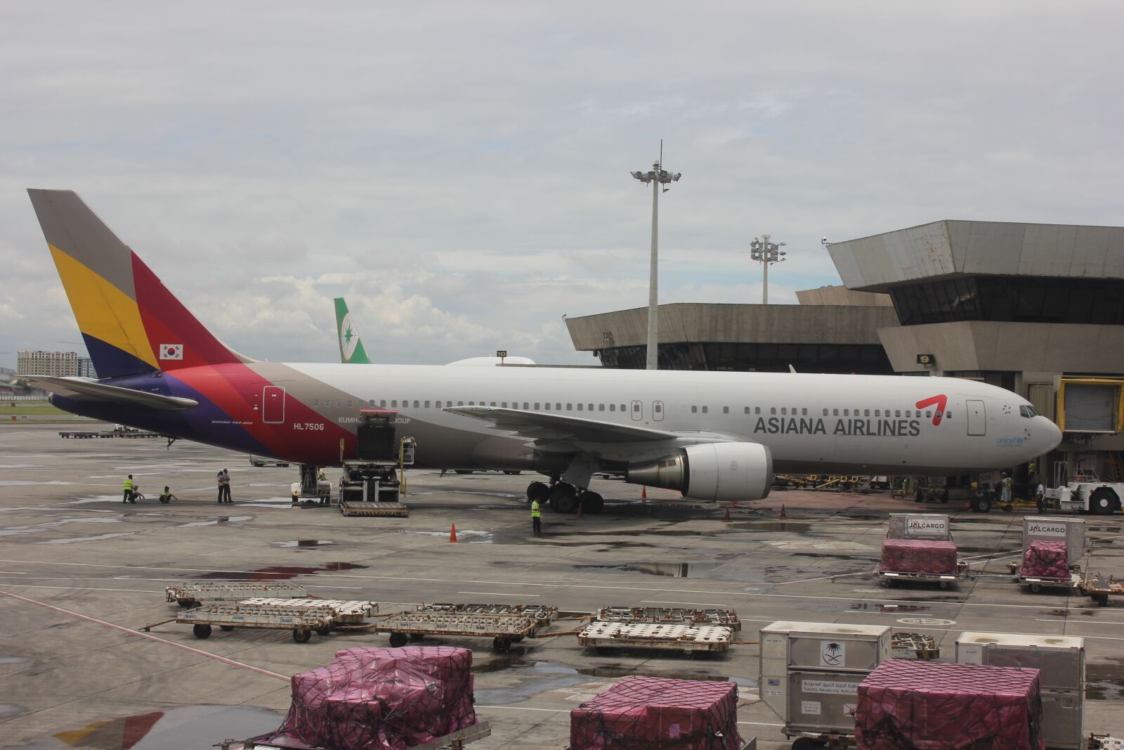 Canon EOS 60D sample photo. Asiana, plane, airport photography