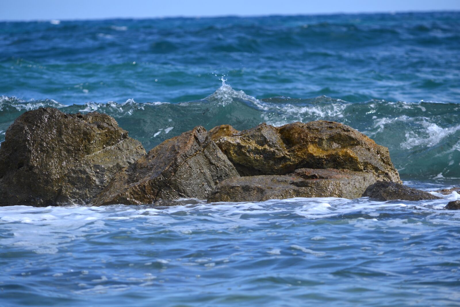 Nikon D3100 sample photo. Sea, water, stones photography