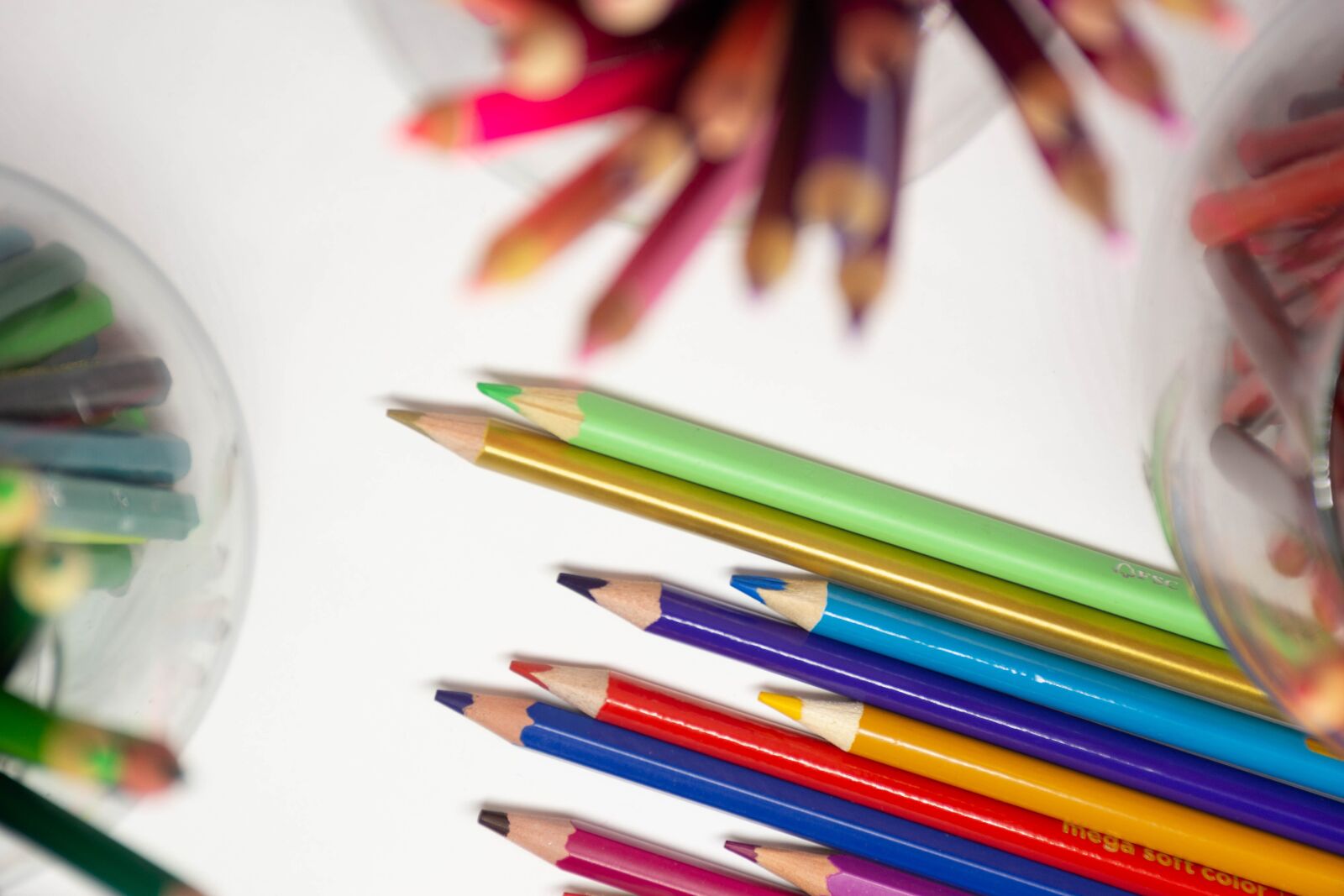 Nikon D7200 sample photo. Color, pencil, school photography