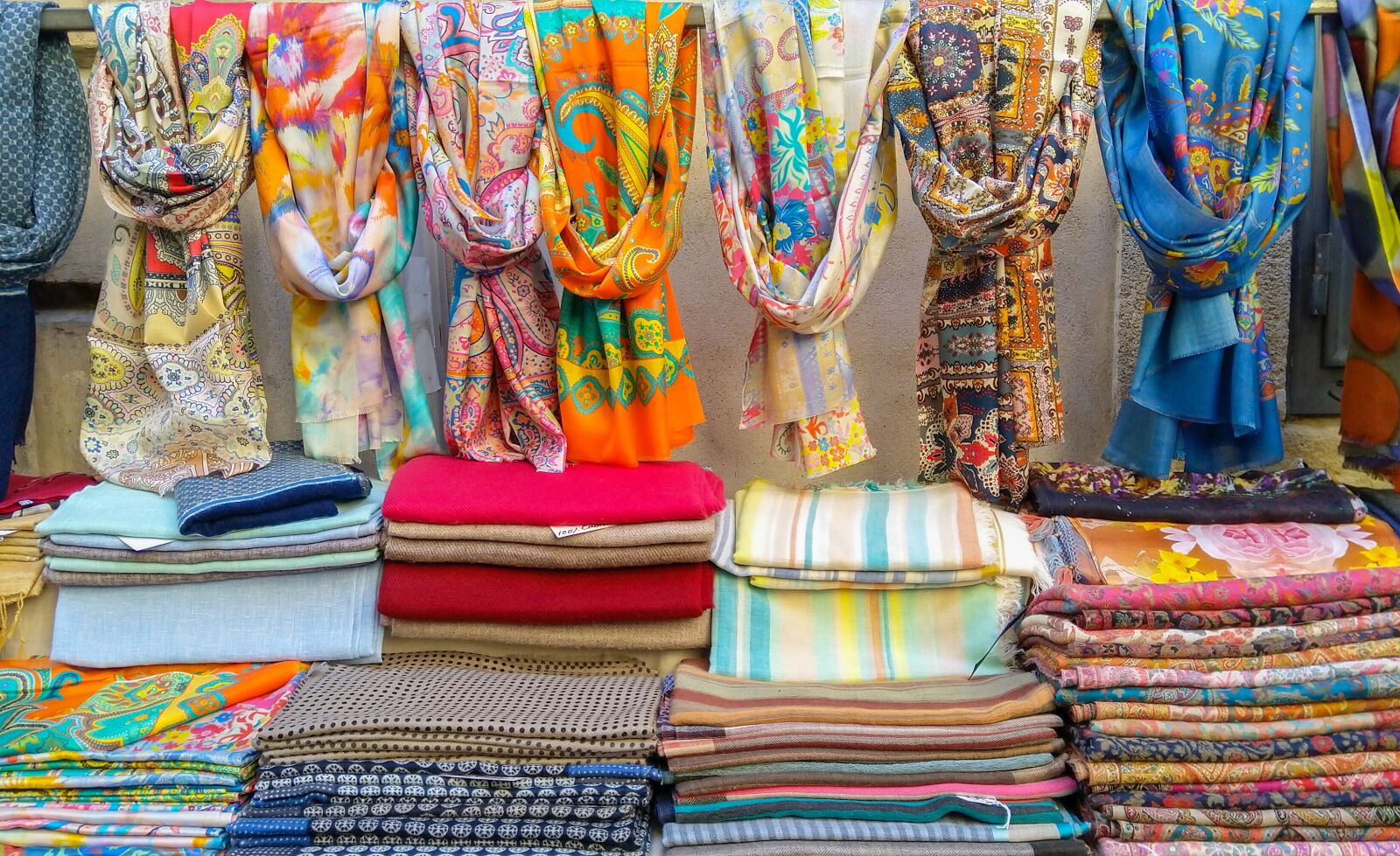 HMD Global Nokia 7 plus sample photo. Cloths, market, fashion photography